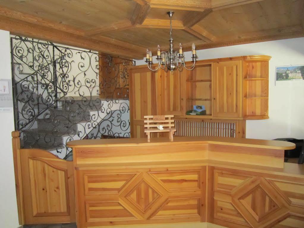 Aparthotel Garni Haus Hubertus Malles Venosta Exteriér fotografie