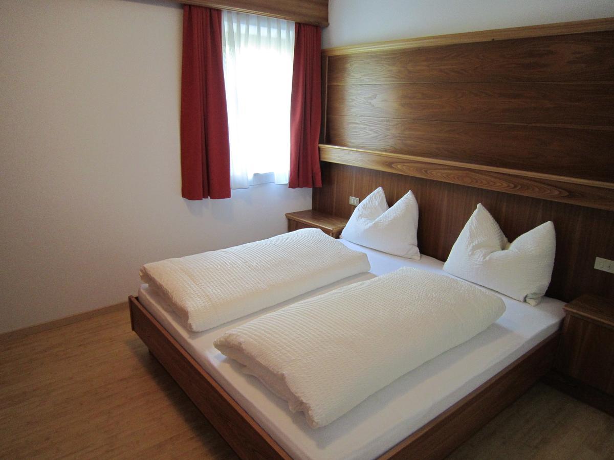 Aparthotel Garni Haus Hubertus Malles Venosta Exteriér fotografie