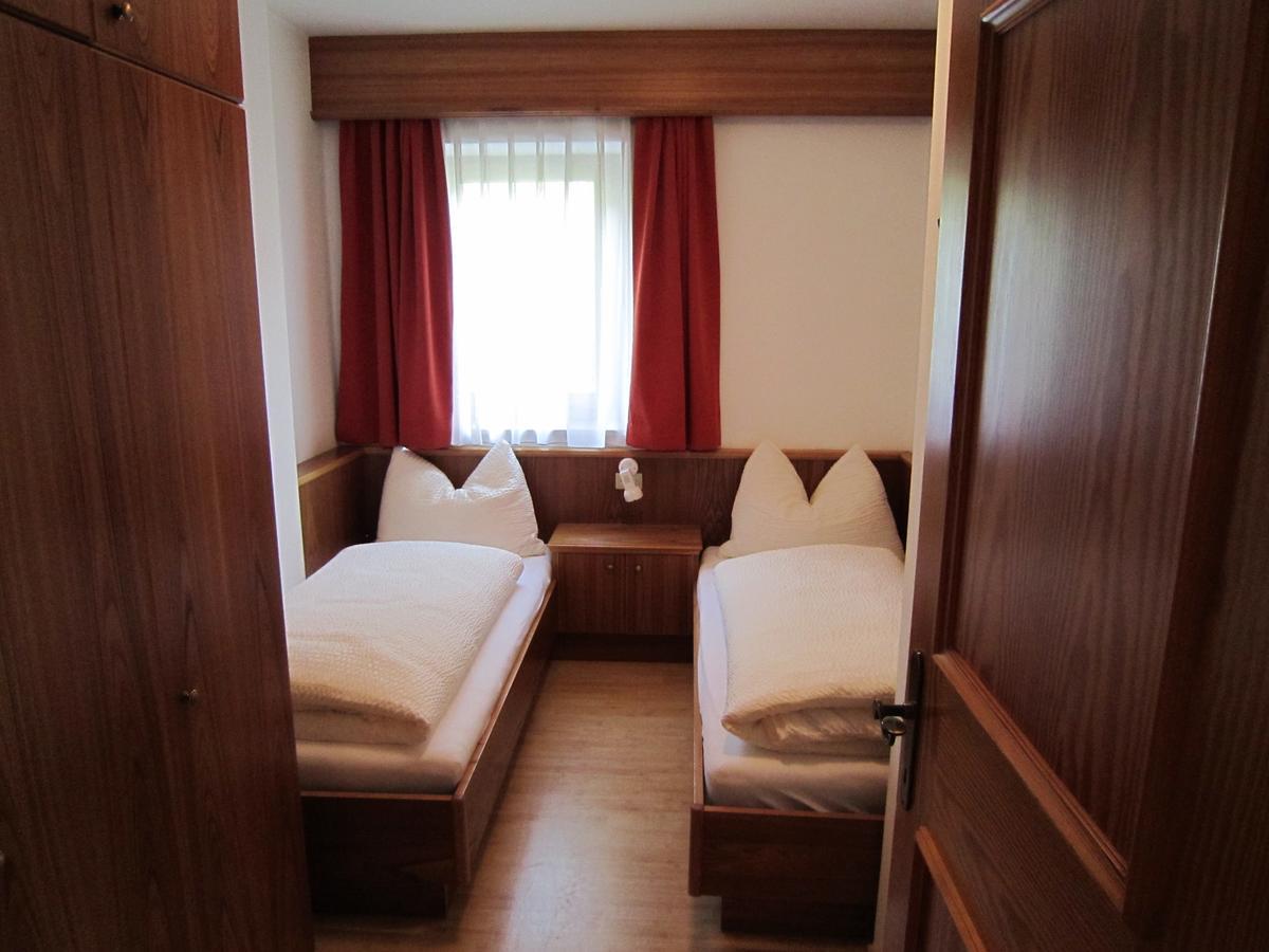 Aparthotel Garni Haus Hubertus Malles Venosta Exteriér fotografie