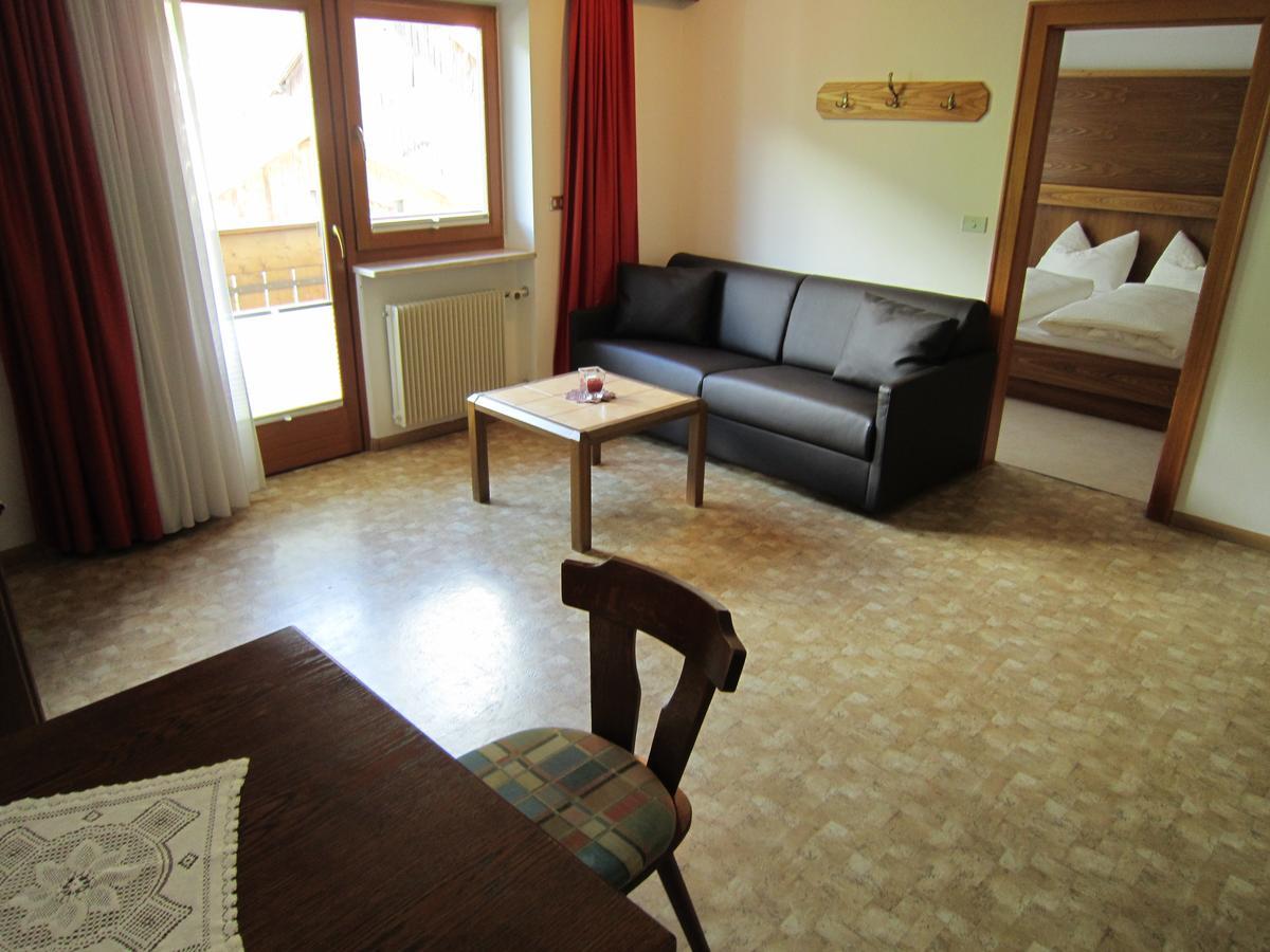 Aparthotel Garni Haus Hubertus Malles Venosta Exteriér fotografie